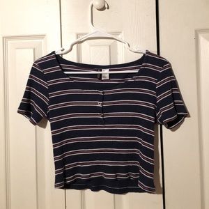 Crop Short Sleeve broad neck cut top